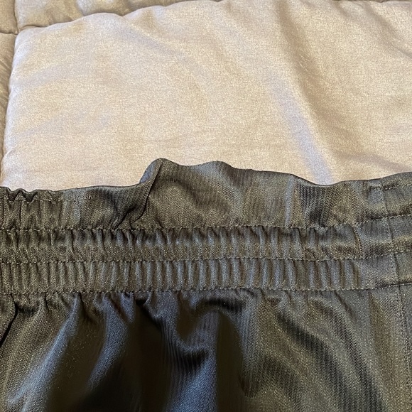 Nike LeBron Basketball Shorts - Picture 5 of 5